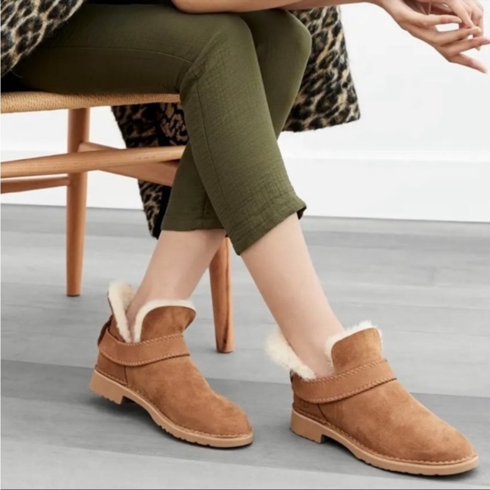 UGG McKay Skeepskin Fur Lined Bootie Size 8.5